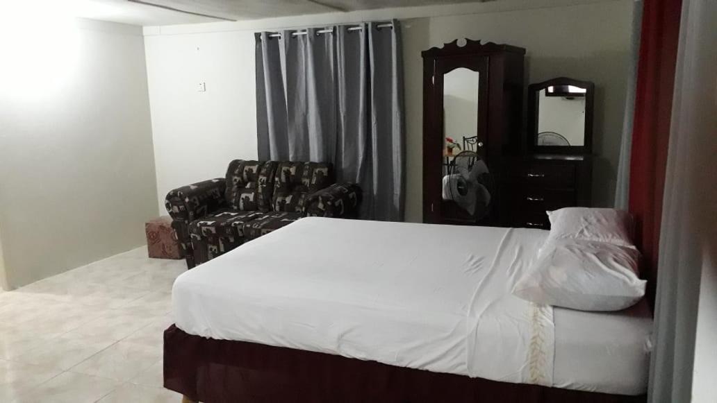 Apartments At Westvillage 5 No Ac Low Price Studio Бухта Монтего Экстерьер фото
